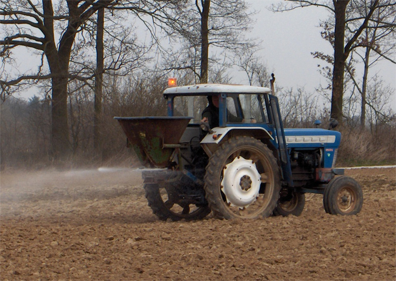 Tracteur Ford 7600
